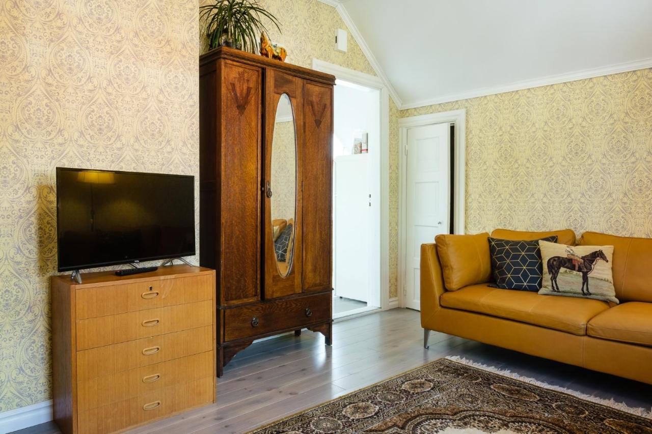 B&B Kaepylaen Helmi 坦佩雷 外观 照片